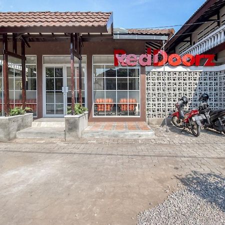 Reddoorz Near Malioboro Tugu Station Jogja 2 Hotel Yogyakarta Exterior photo