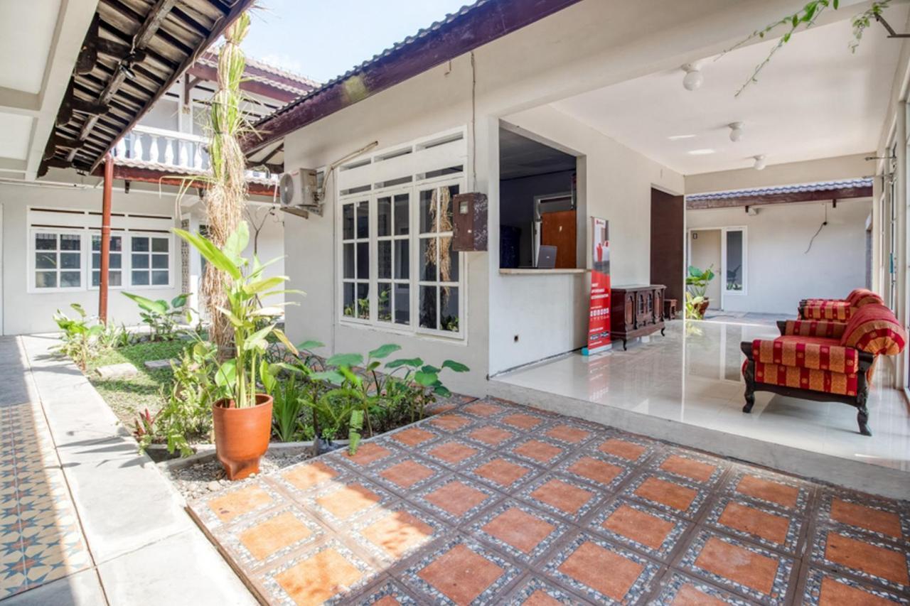 Reddoorz Near Malioboro Tugu Station Jogja 2 Hotel Yogyakarta Exterior photo