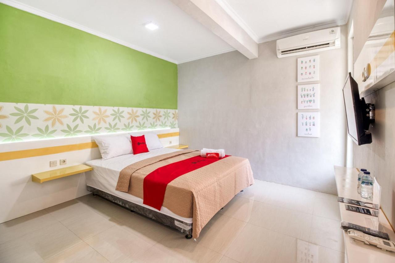 Reddoorz Near Malioboro Tugu Station Jogja 2 Hotel Yogyakarta Exterior photo